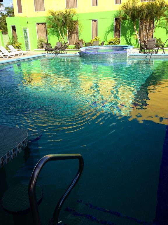 Airport Suites Hotel Piarco Buitenkant foto