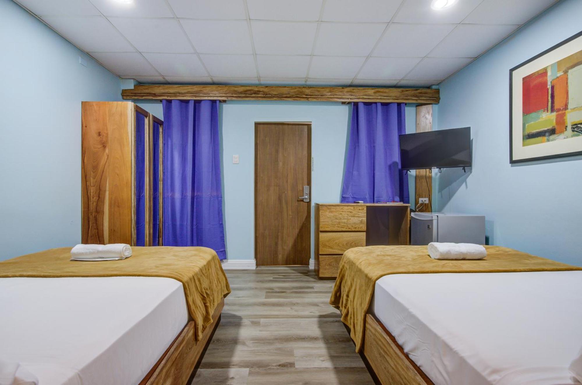 Airport Suites Hotel Piarco Buitenkant foto