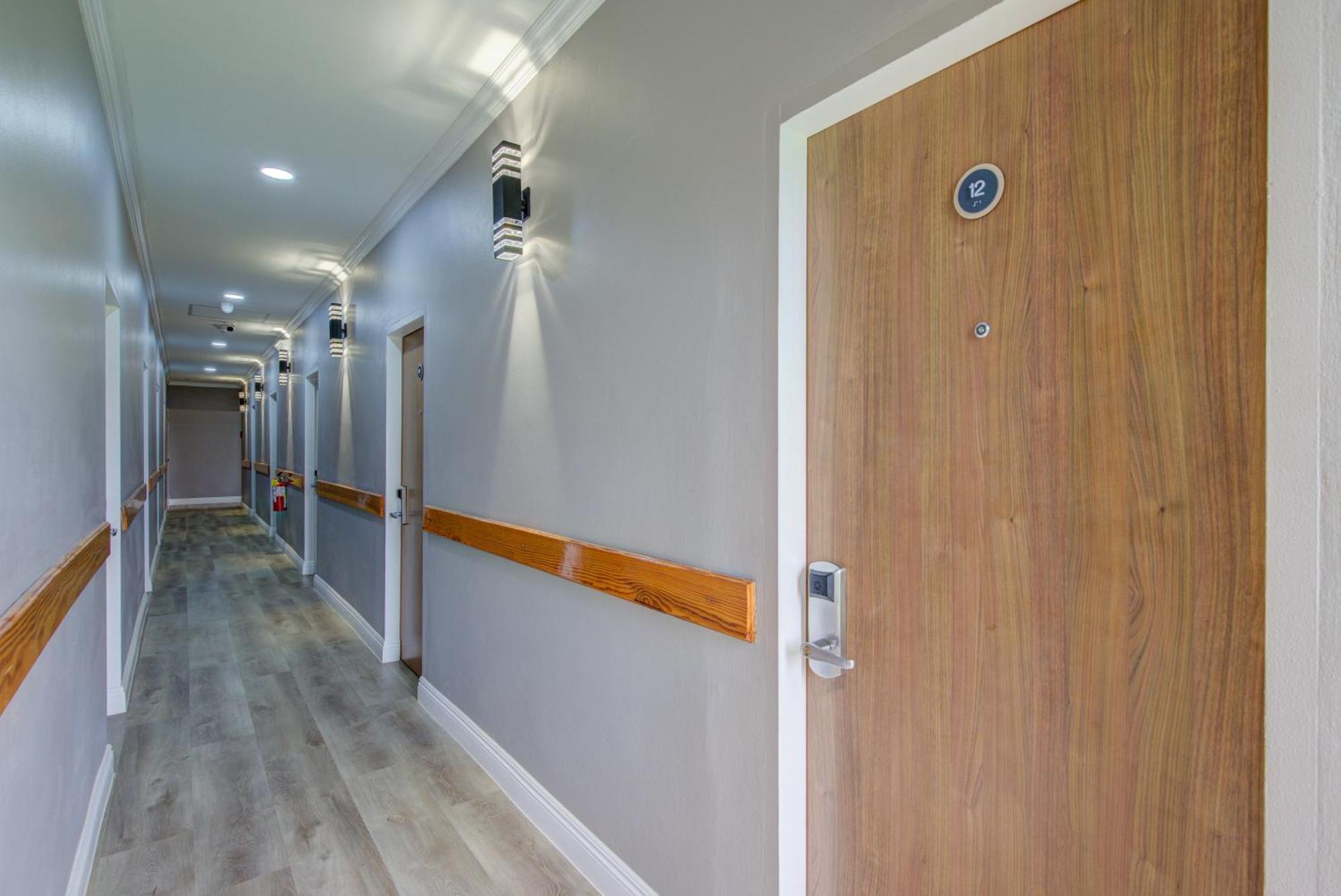 Airport Suites Hotel Piarco Buitenkant foto