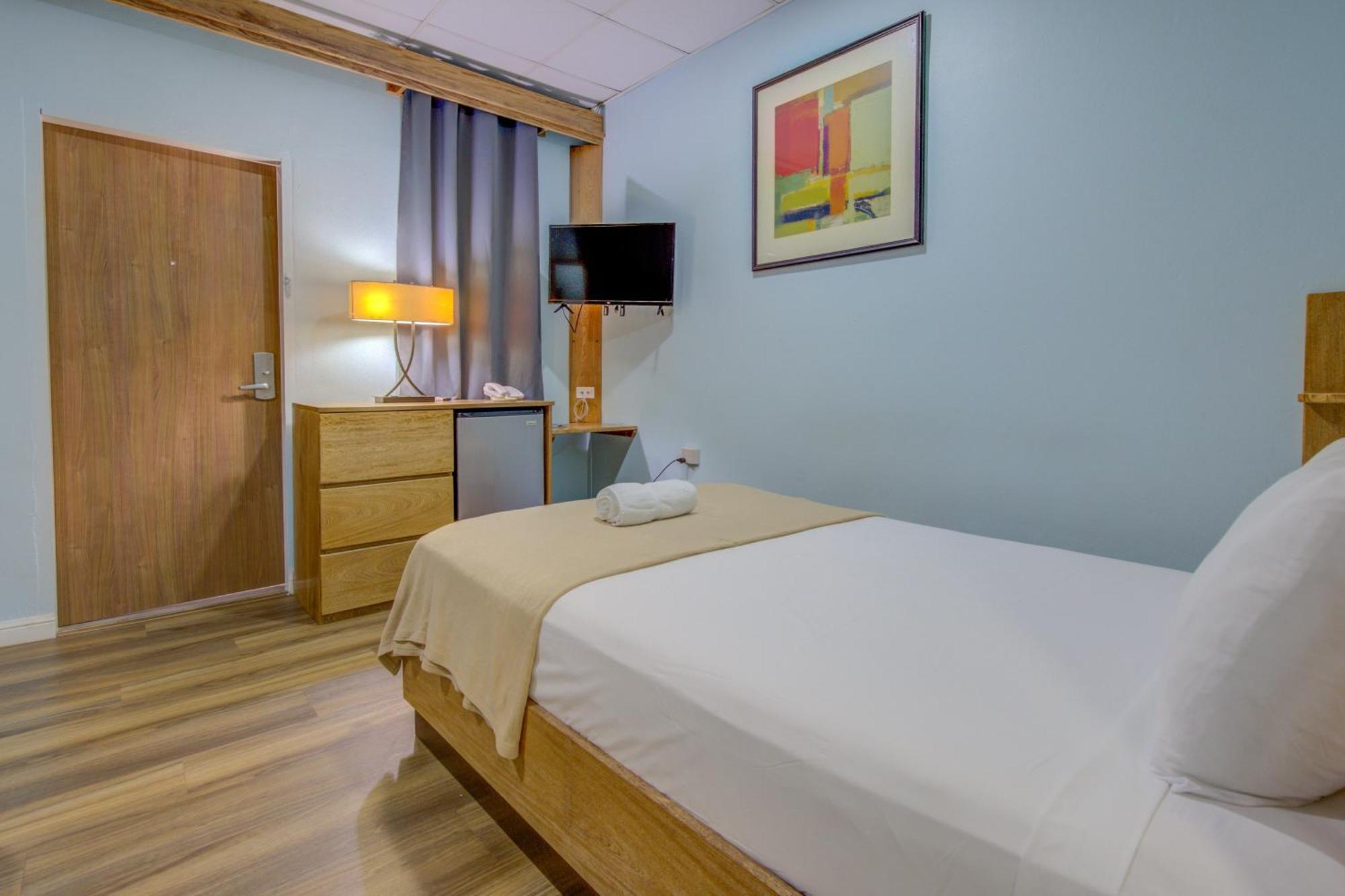 Airport Suites Hotel Piarco Buitenkant foto