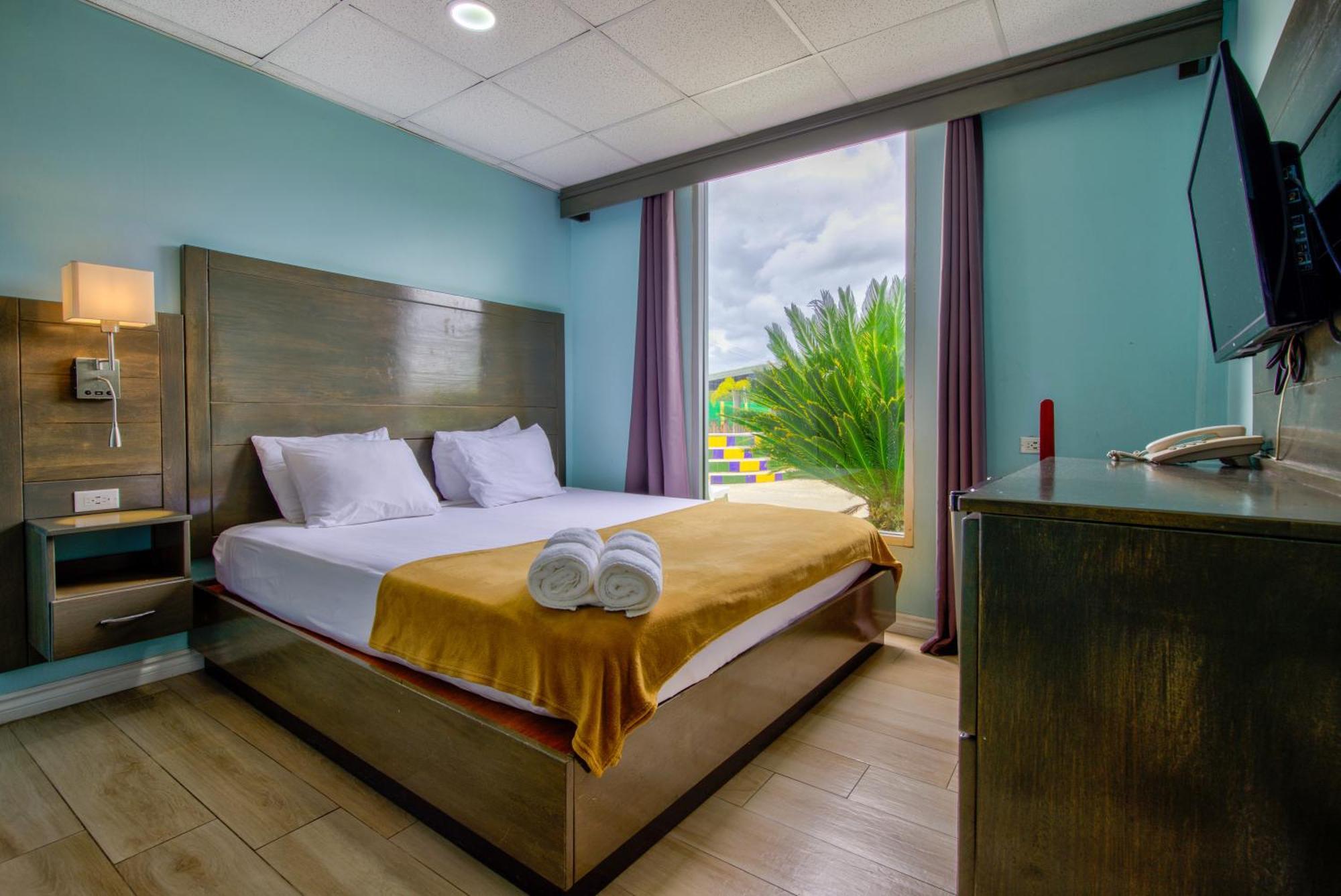 Airport Suites Hotel Piarco Buitenkant foto