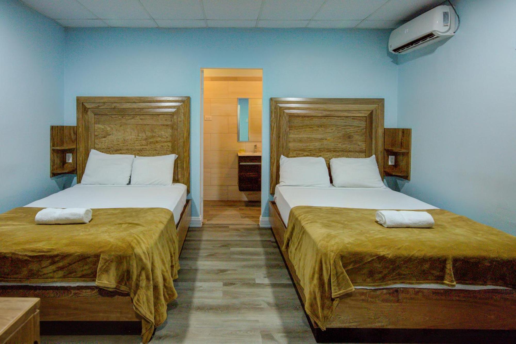 Airport Suites Hotel Piarco Buitenkant foto