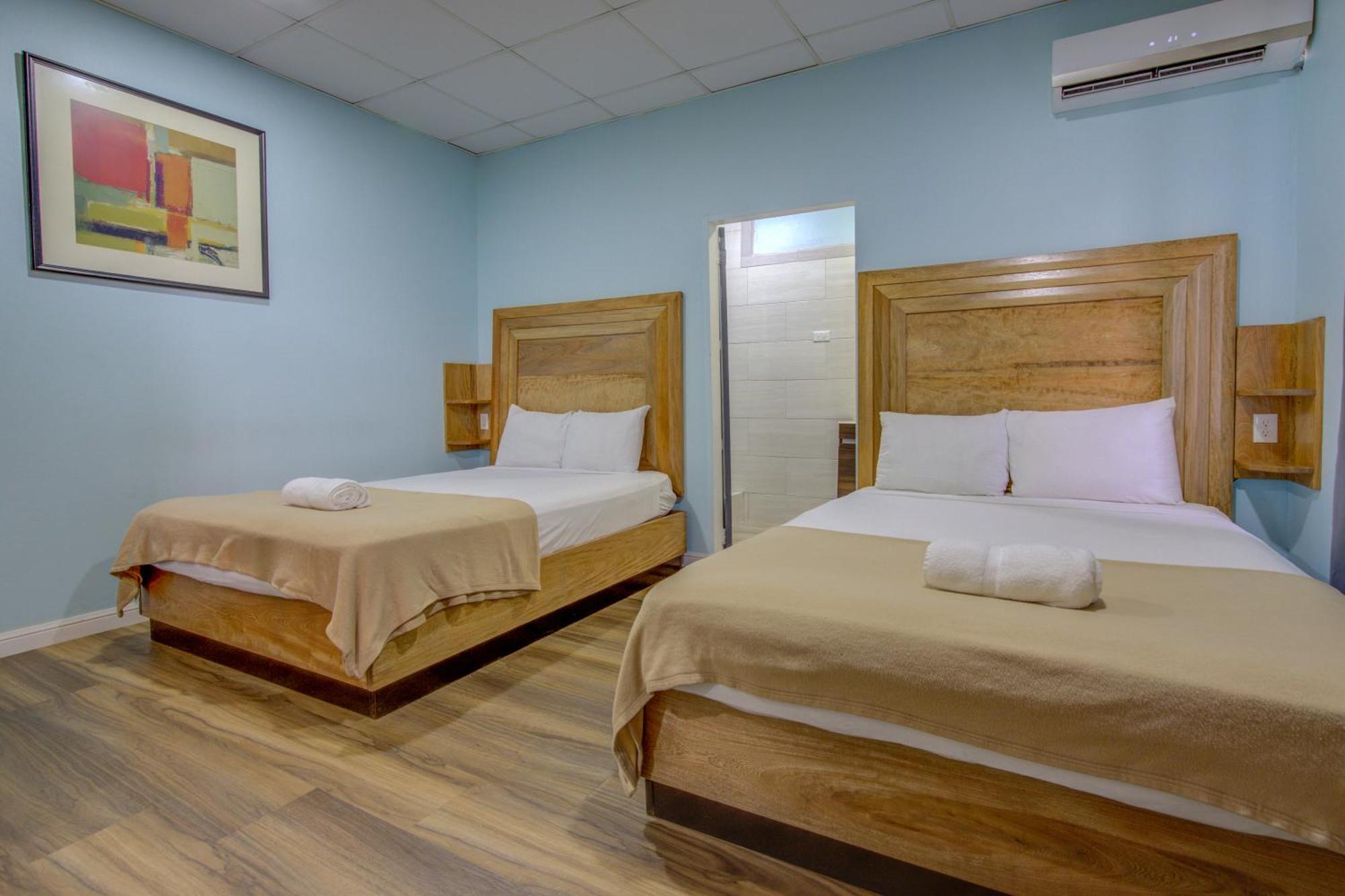 Airport Suites Hotel Piarco Buitenkant foto
