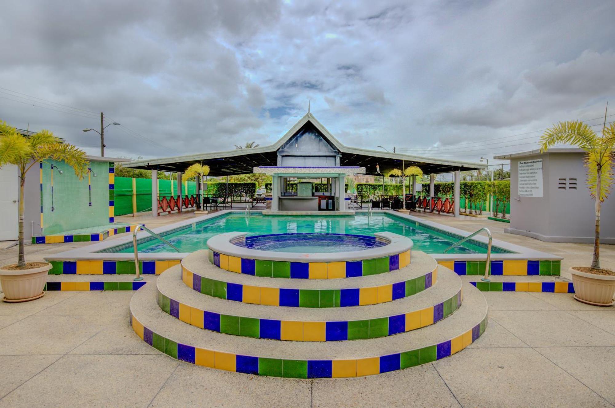 Airport Suites Hotel Piarco Buitenkant foto