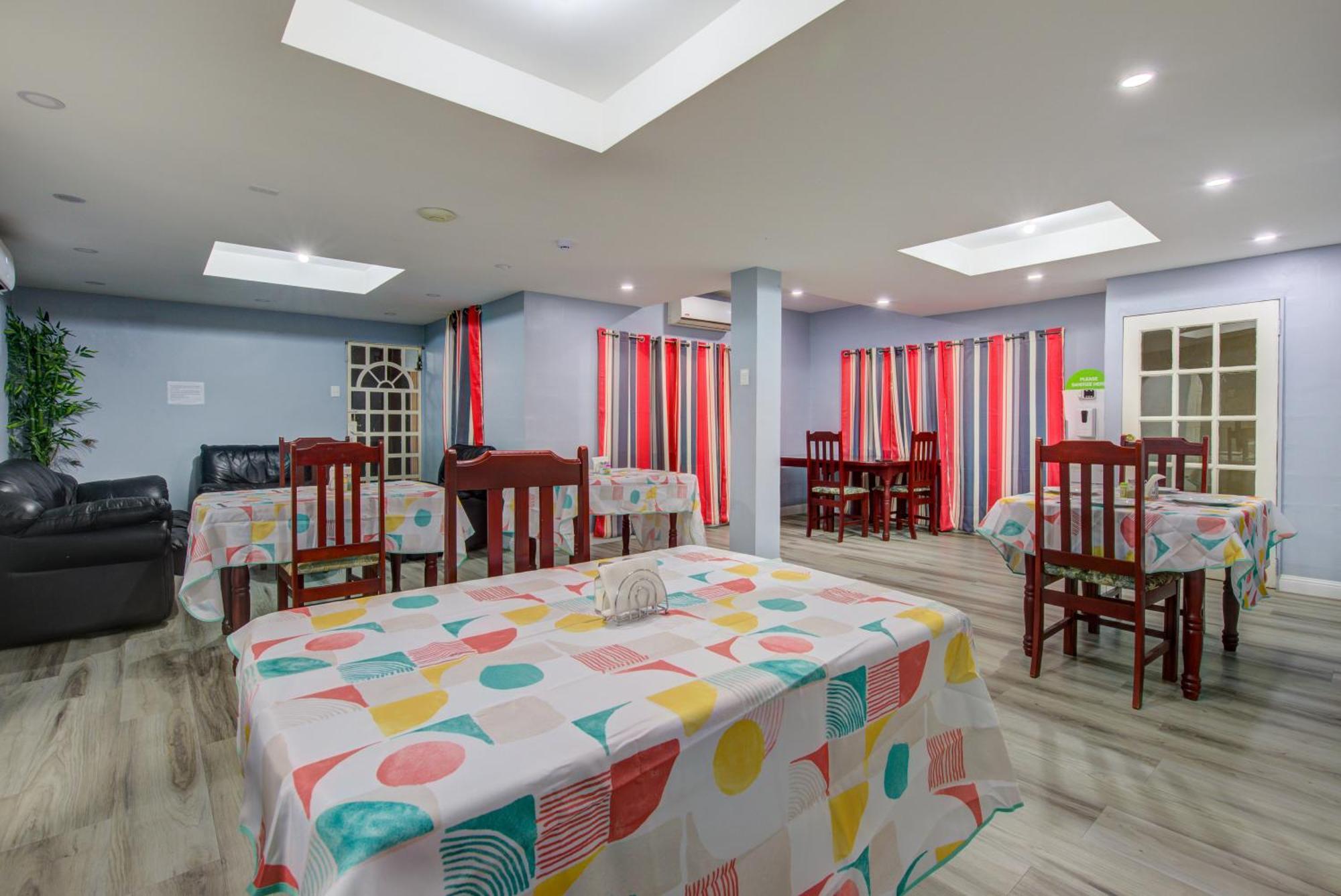 Airport Suites Hotel Piarco Buitenkant foto