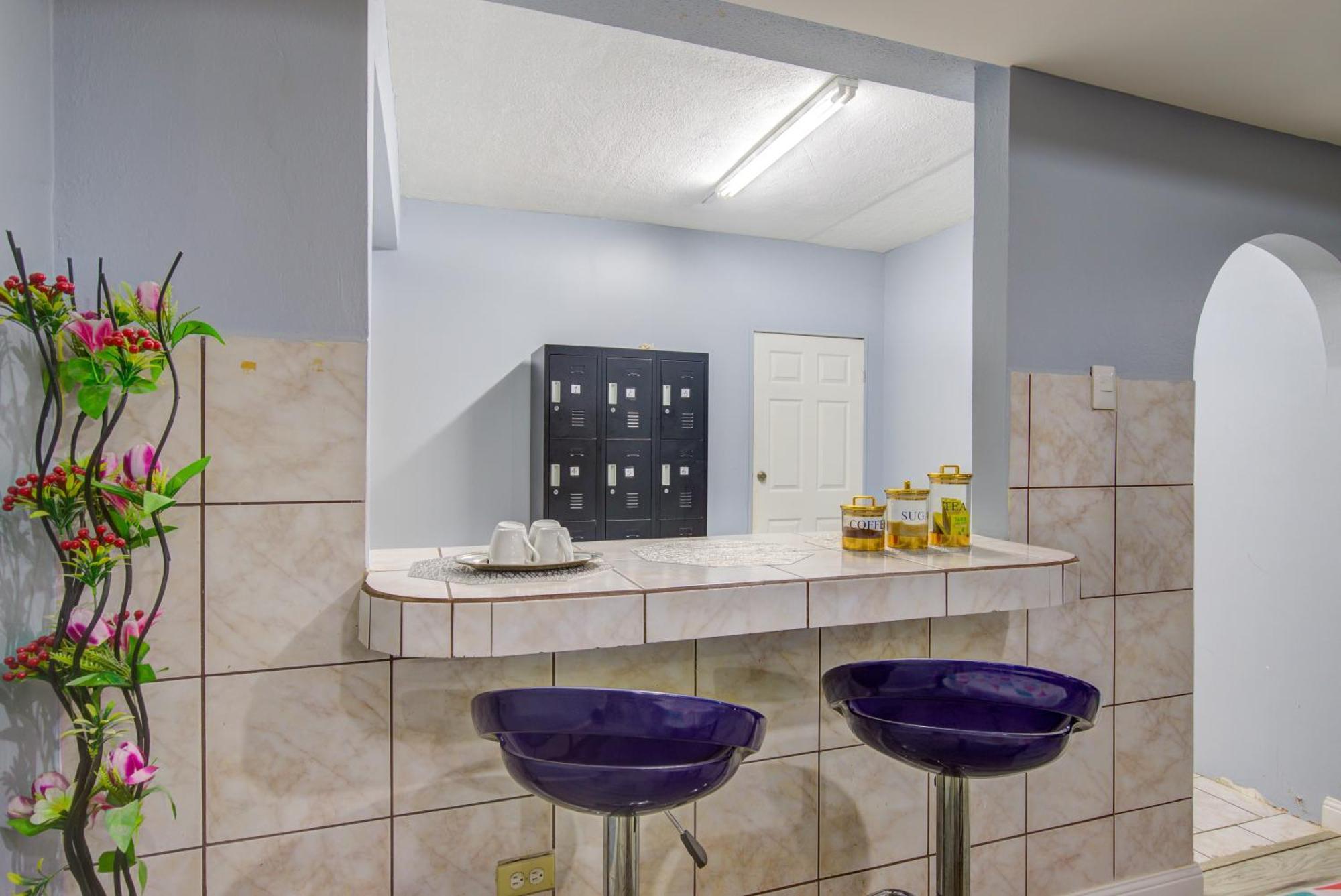 Airport Suites Hotel Piarco Buitenkant foto