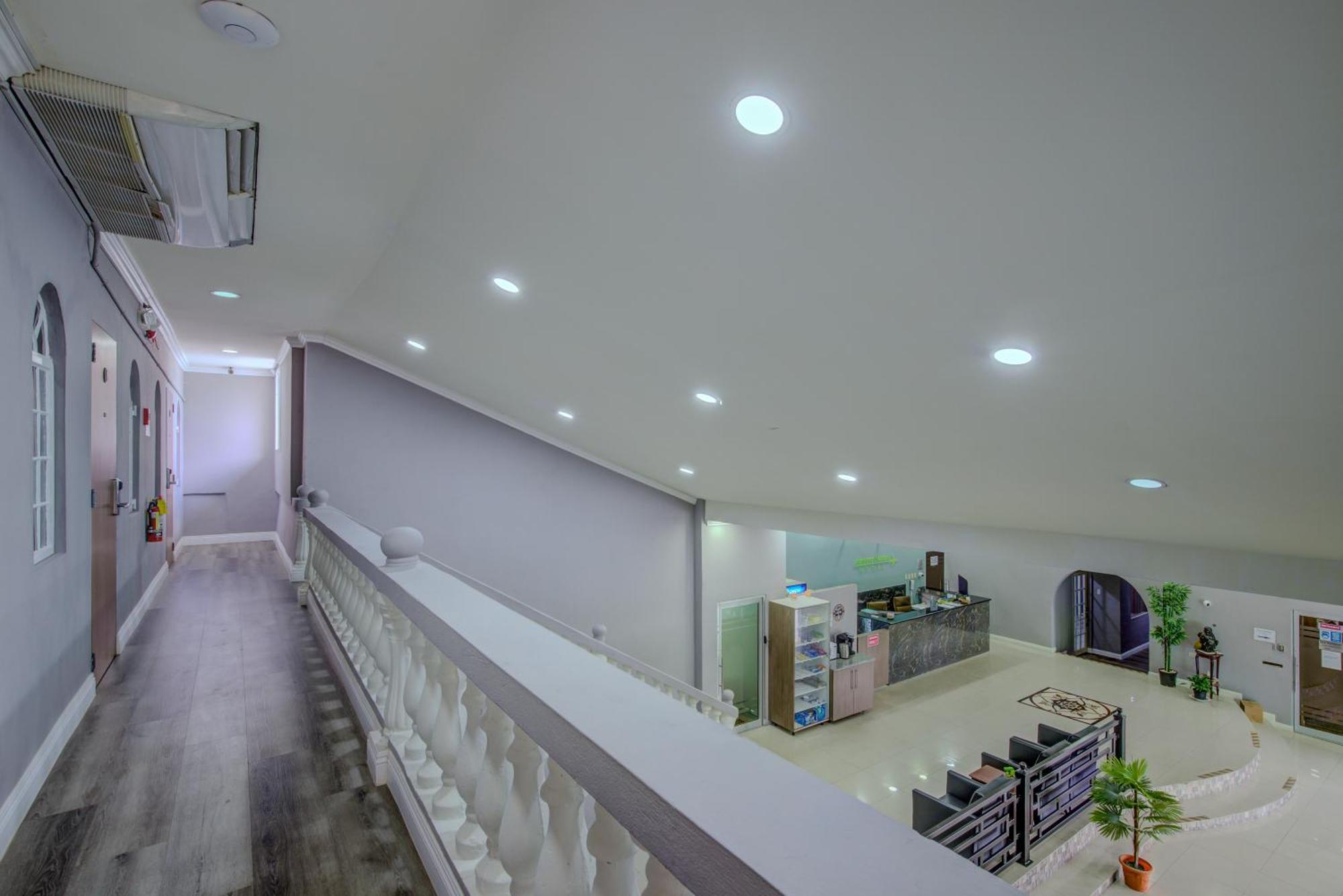 Airport Suites Hotel Piarco Buitenkant foto
