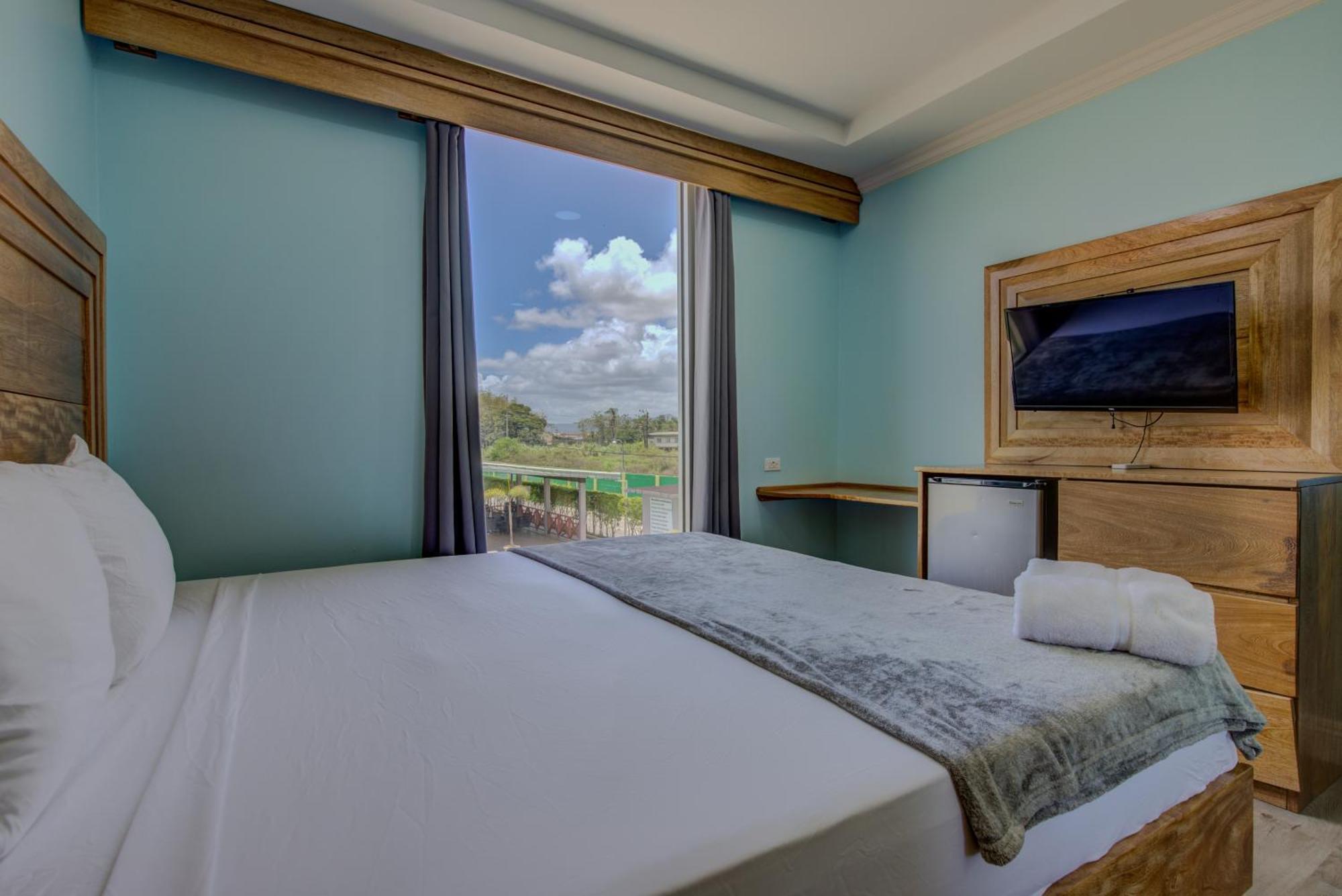 Airport Suites Hotel Piarco Buitenkant foto