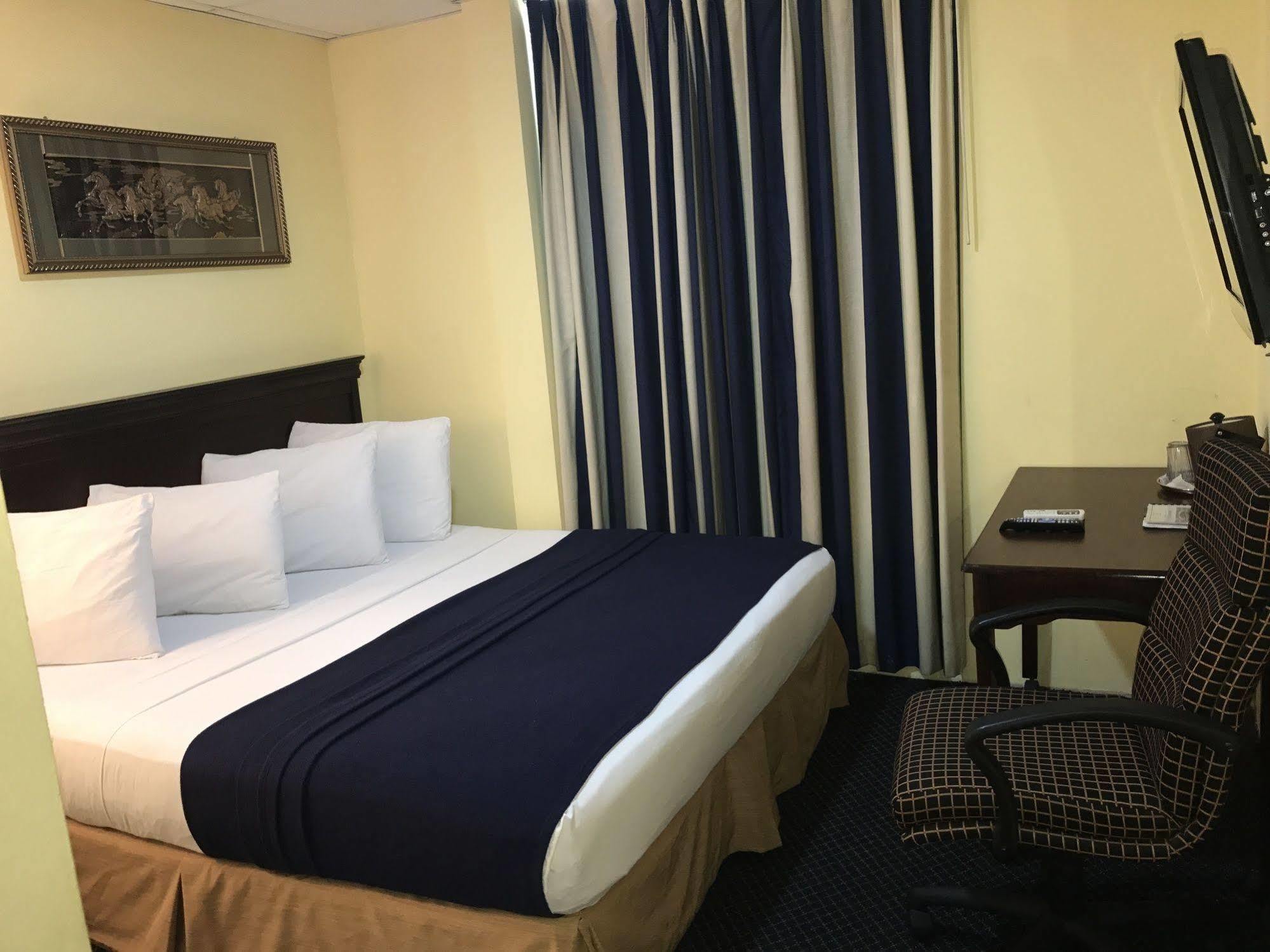 Airport Suites Hotel Piarco Buitenkant foto