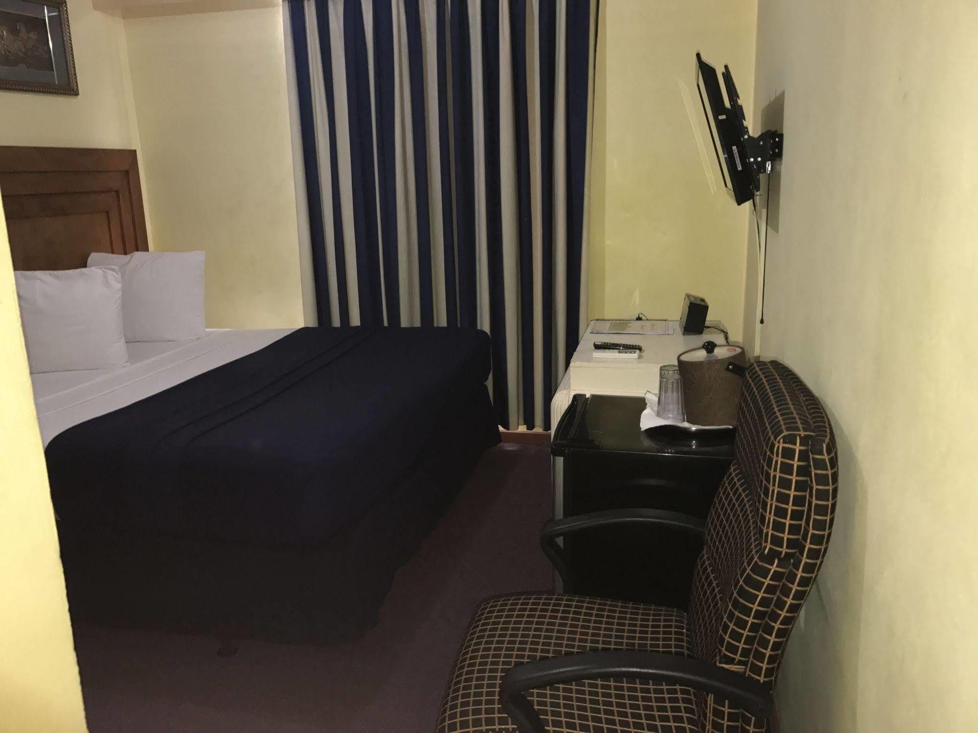 Airport Suites Hotel Piarco Buitenkant foto